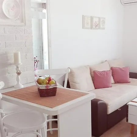 Apartment Lamartin
